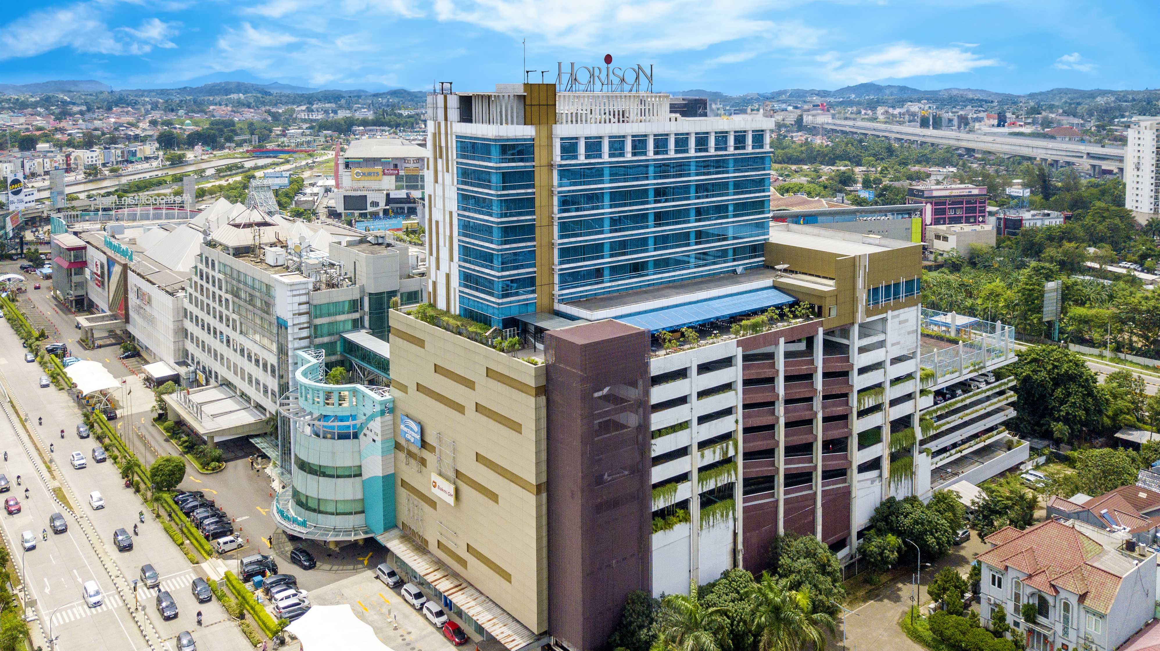 1. Horison Ultima Bekasi-recolored sky copy-small.jpg