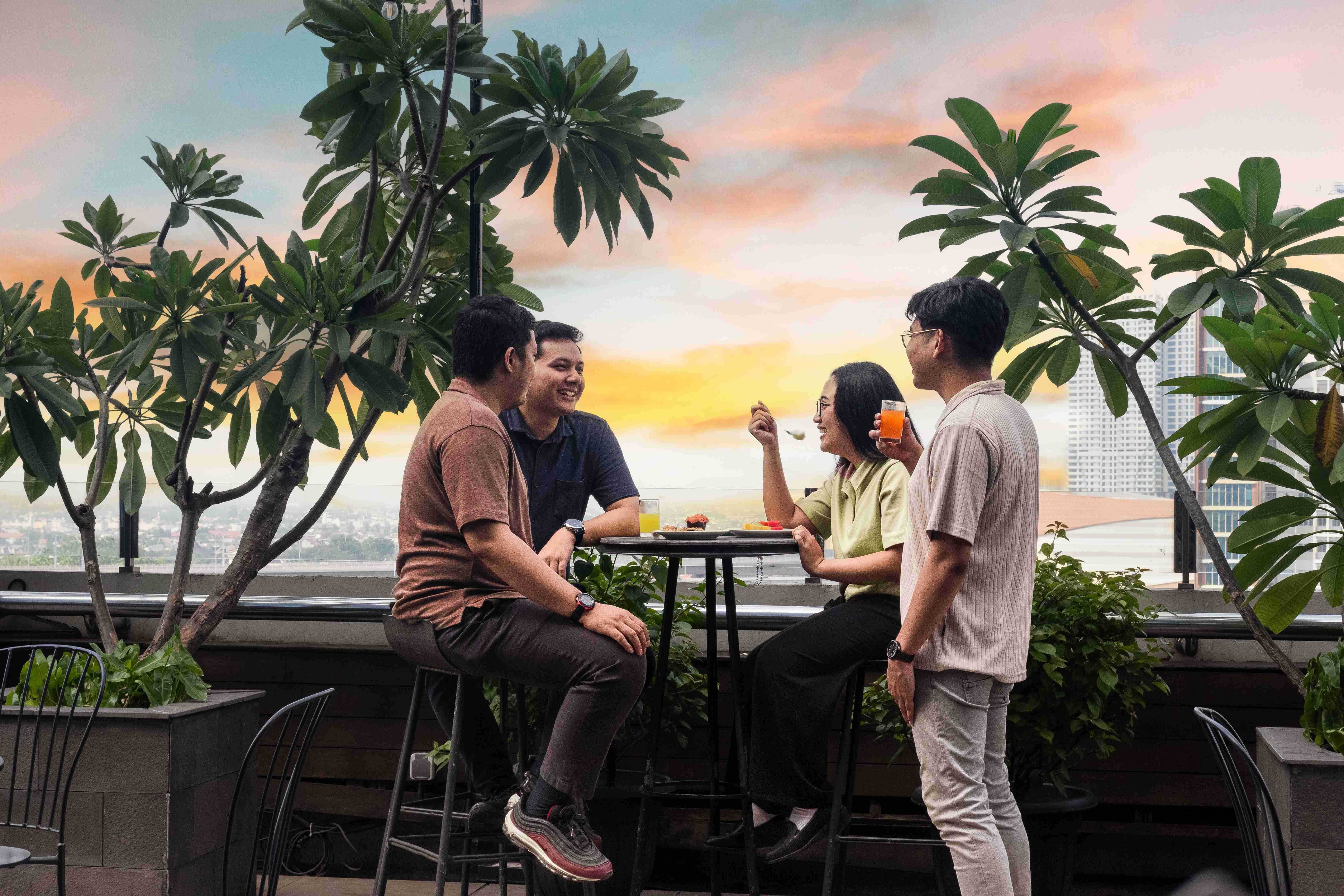 Metsky outdoor 2-.jpg