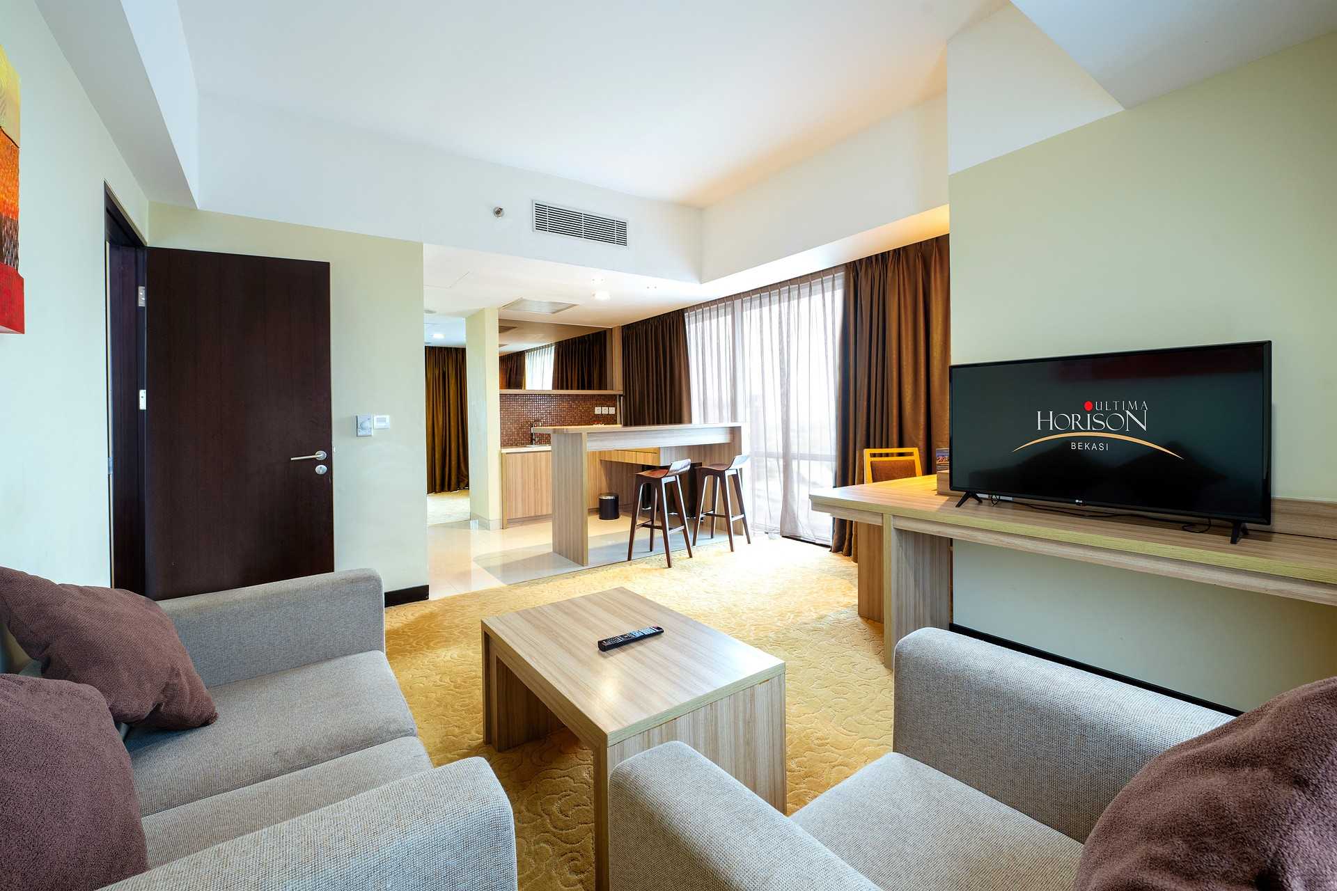 Executive room_Executive Room HHUB_Executive room 2 edit.jpg_compressed.JPEG